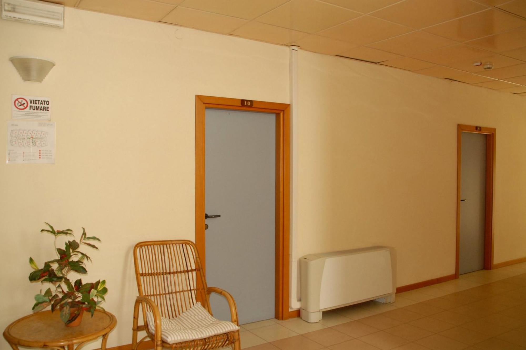 Hotel Arno Ріміні Екстер'єр фото